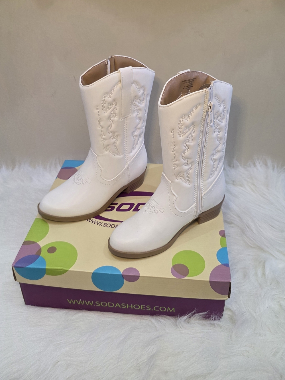 Soda White Girls' Western Zip-Up Boots